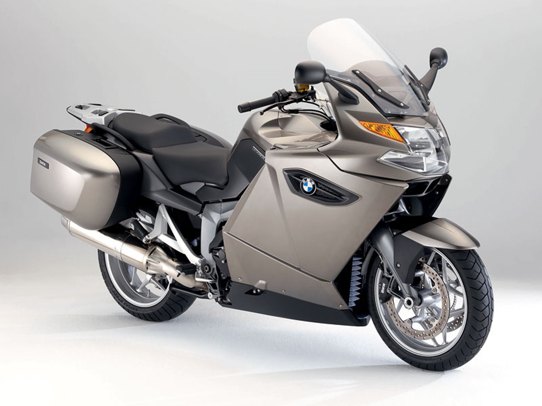 BMW Motorrad 2009: K 1300 S, K 1300 R, K 1300 GT (3x wideo HD!)