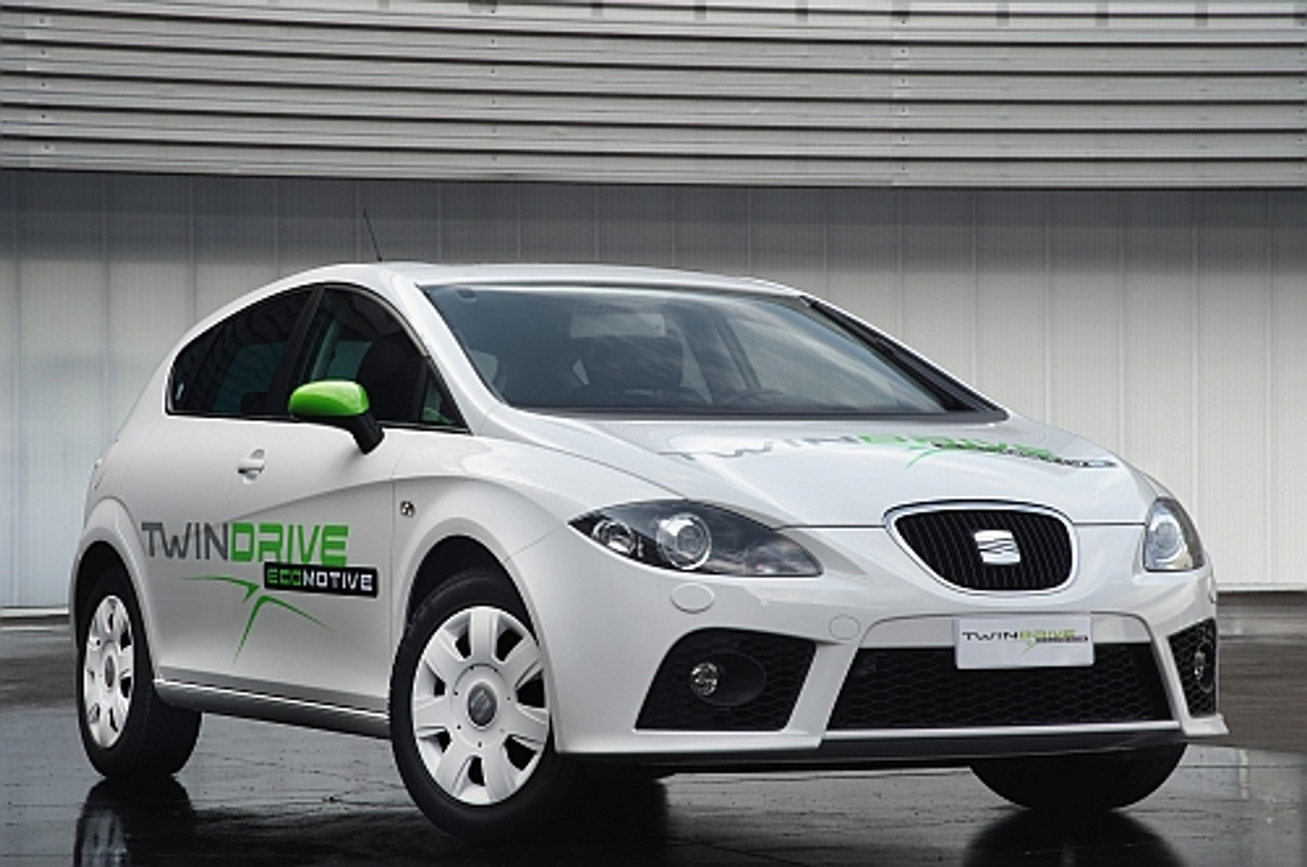 Seat Leon Twin Drive Ecomotive - Elektryczna przyszłość Seata