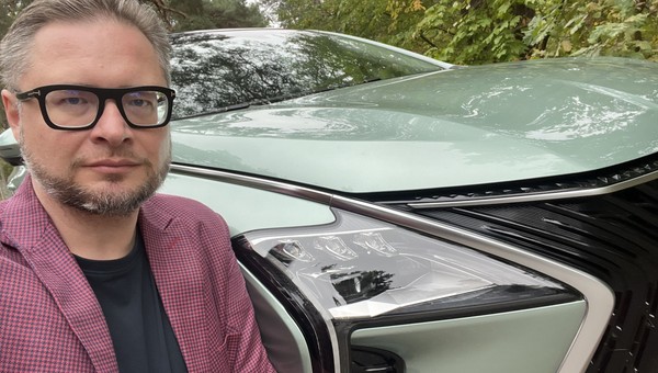 Jeździłem 7-miejscowym chińskim spalinowym minivanem za 149,9 tys. zł. Oniemiałem na widok wnętrza
