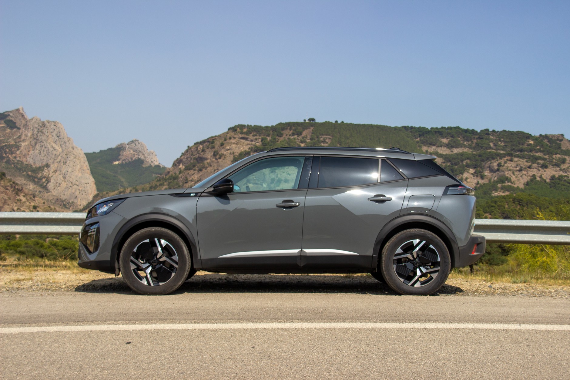 2023 Peugeot e-2008