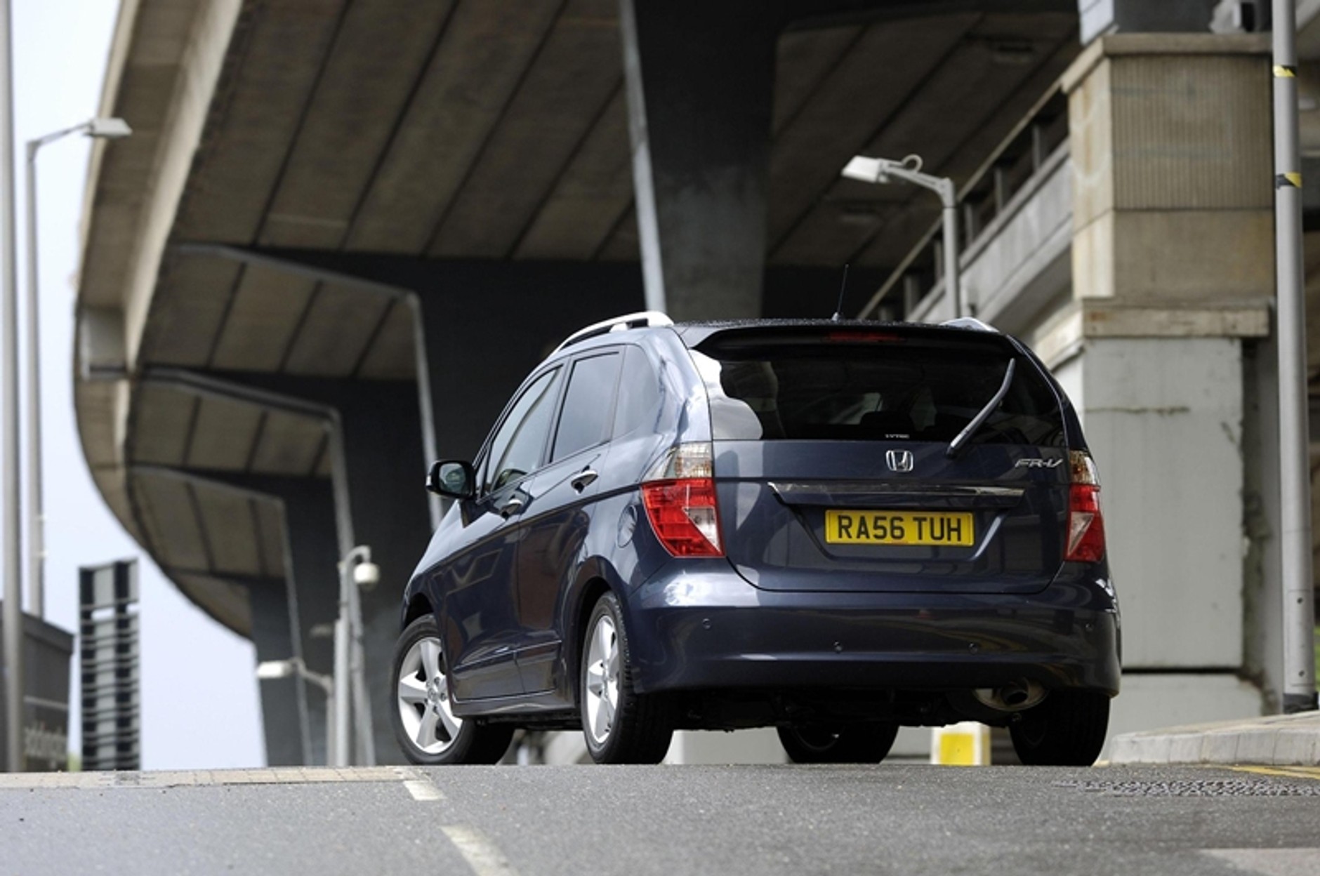 Nieszczęśliwa Honda FR-V