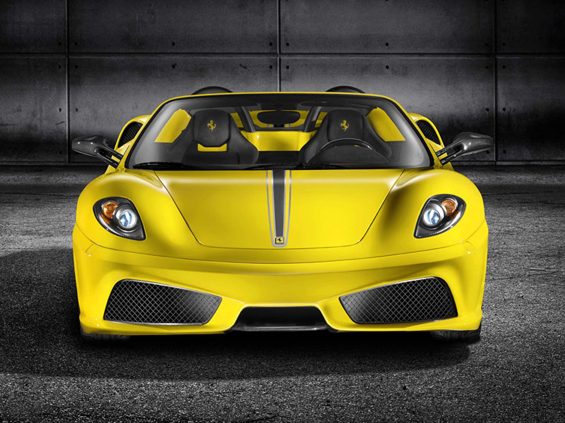 Ferrari Scuderia Spider 16M: pierwsze fotografie i informacje