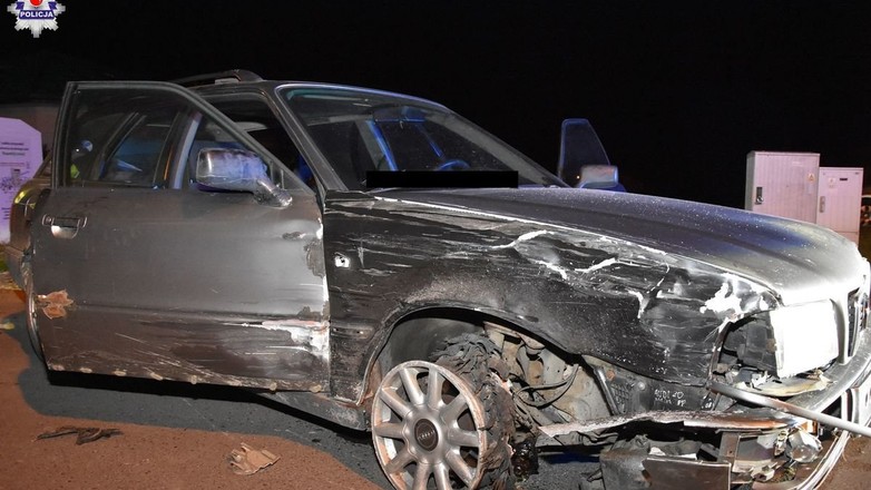 25-latek podczas ucieczki staranował radiowóz policyjny