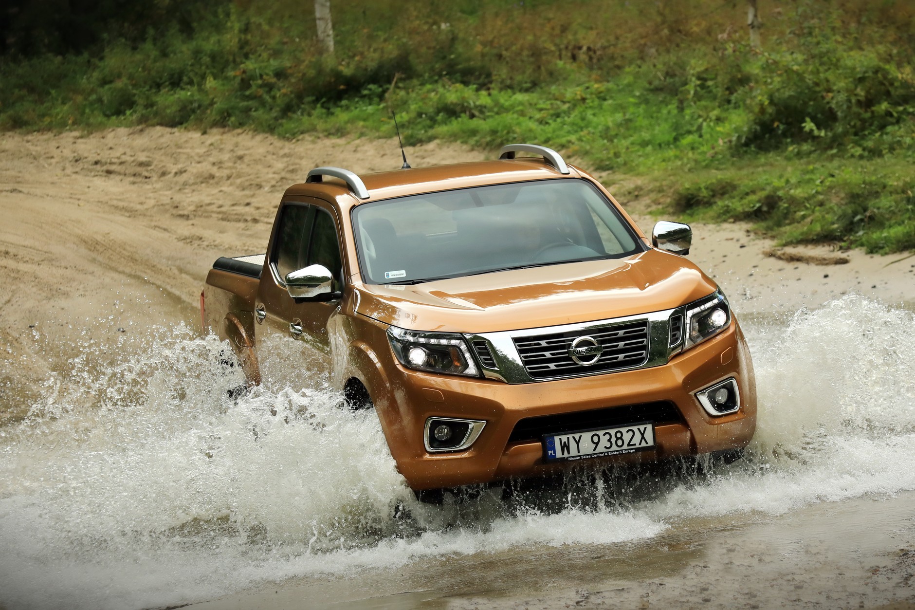 Nissan Navara 2.3 dCi 160 KM 4x4 (double cab) za 119 512 zł (2. miejsce w segmencie Pikapy)