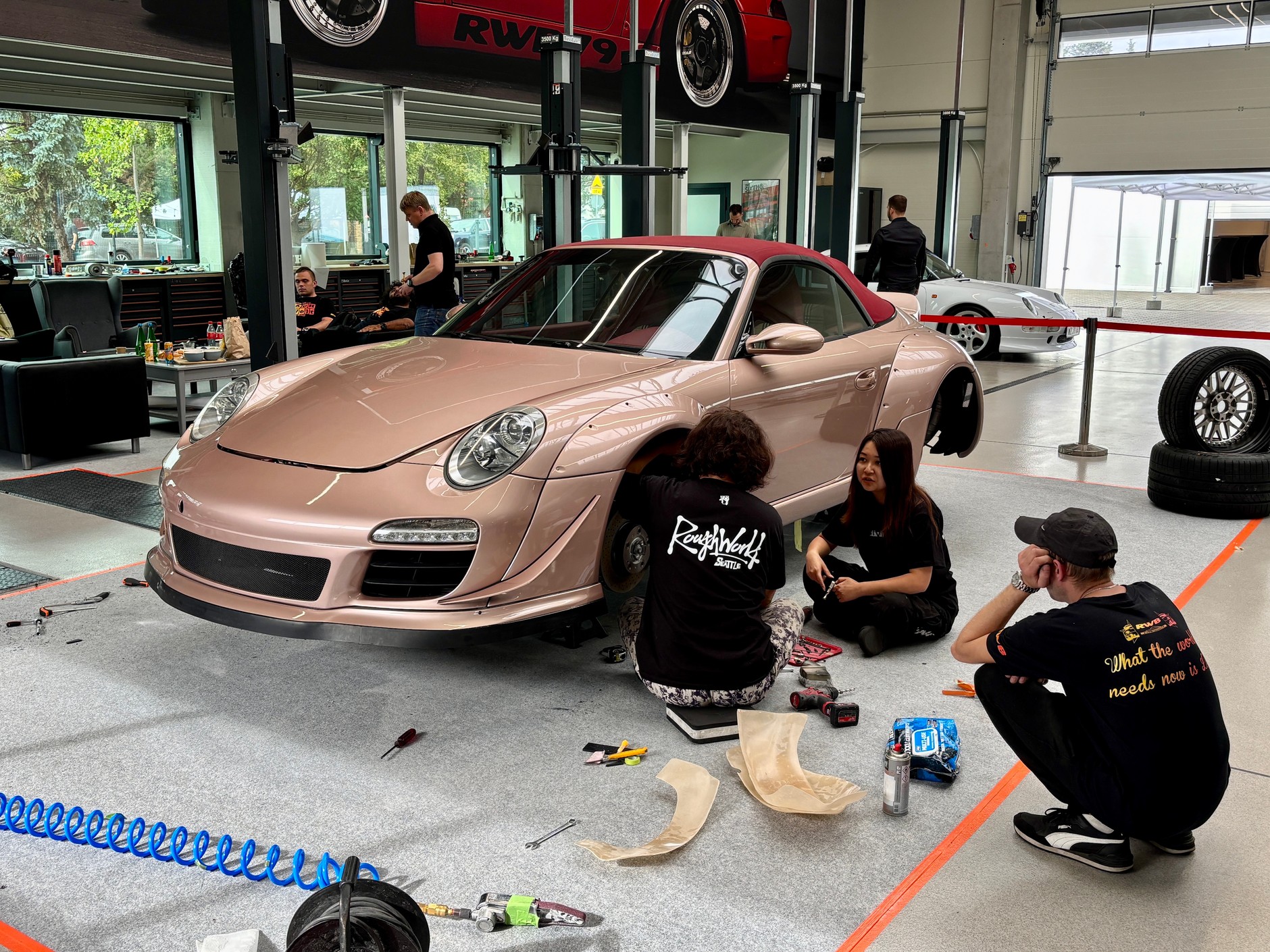 Otwarcie nowej siedziby 911 Garage i budowa kolejnego RWB