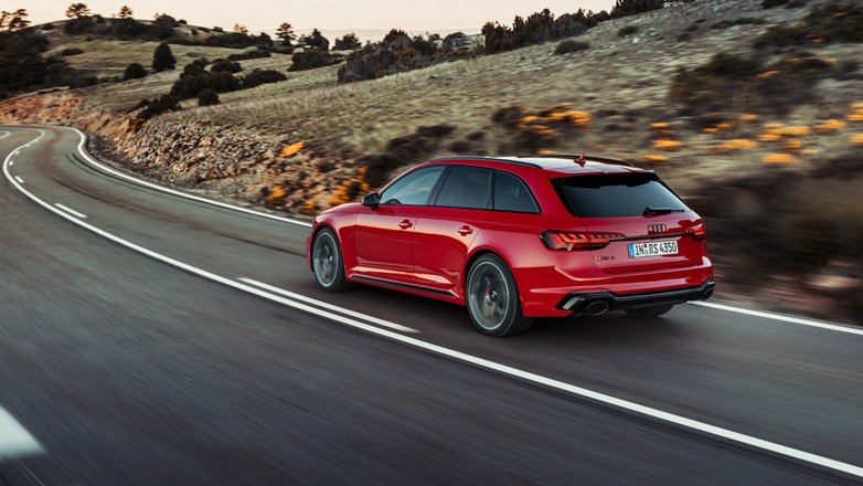 Nowe Audi RS 4 Avant – szybsze i naszpikowane nową elektroniką