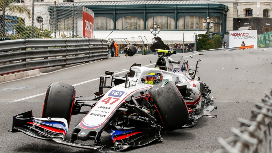 Spektakularne wypadki w Formule 1 wciąż się zdarzają, ale od lat nie doszło do tragedii. Kiedyś było zupełnie inaczej