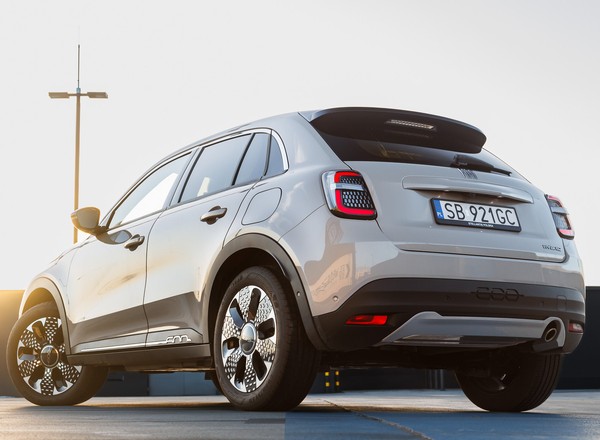 Fiat 600 Hybrid z Polski ma nową cenę 87 900 zł. To bardzo duża zmiana