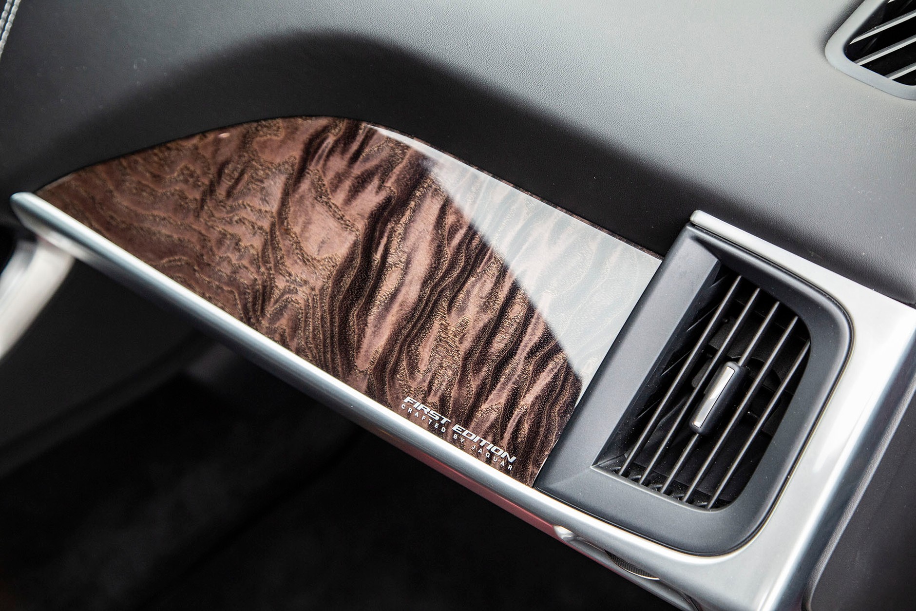 Jaguar i-Pace - czy jest lepszy od Tesli?