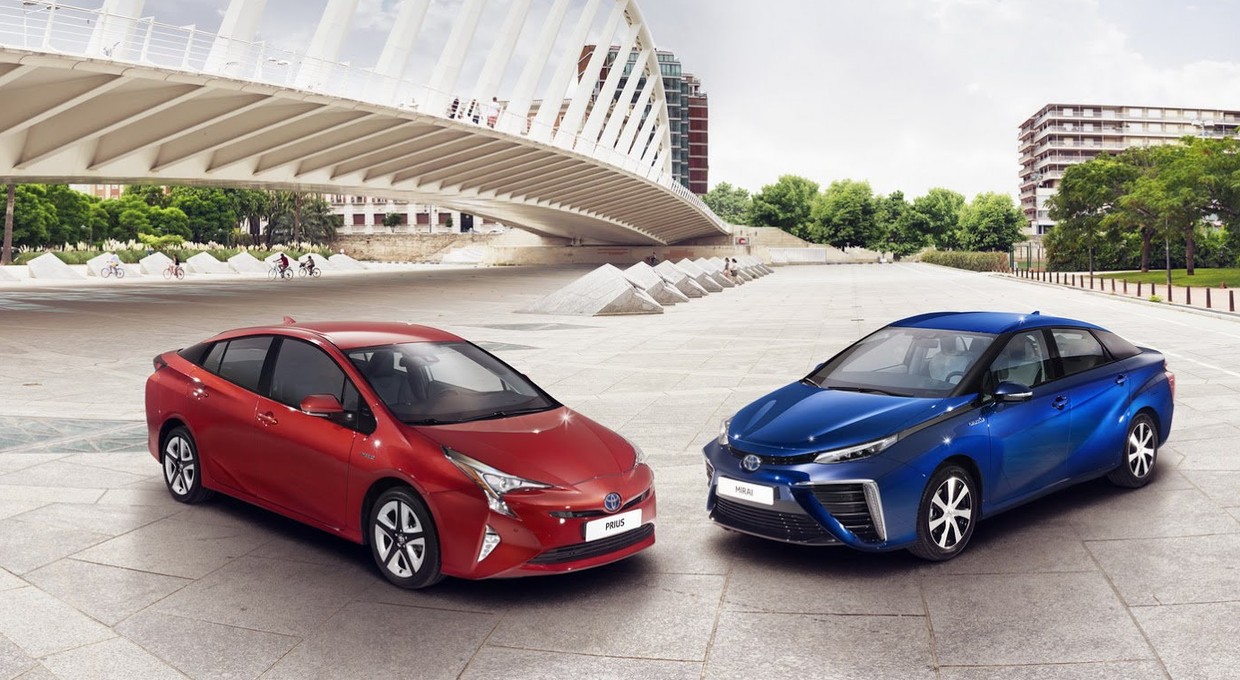 Frankfurt 2015: Toyota Prius – nowocześniejsza i kontrowersyjna