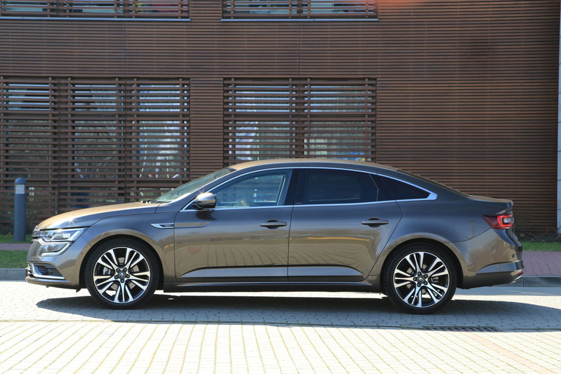 Renault Talisman kontra Skoda Superb - z ambicjami do klasy premium