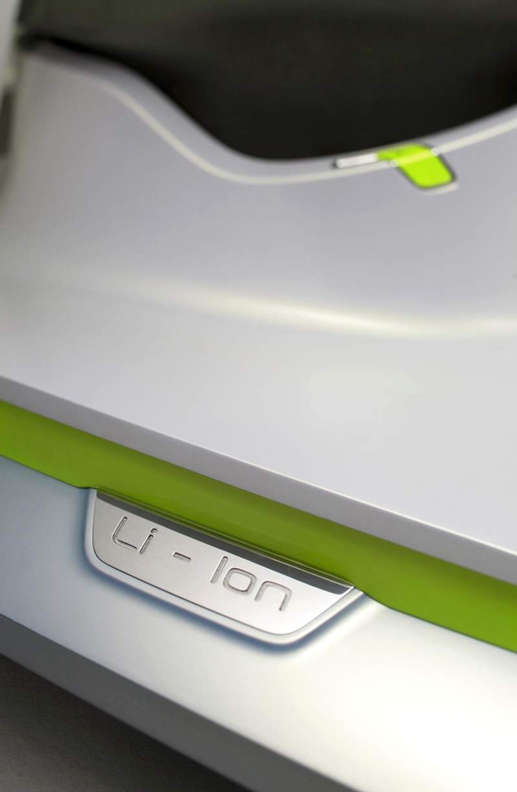 Paryż 2008: niezwykły Renault Z.E. Concept (fotogaleria + wideo)