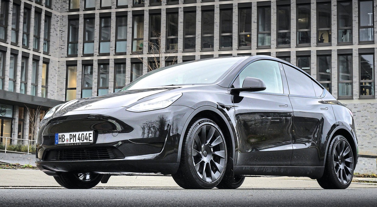 Używana Tesla Model Y. Czy warto kupić auto, którego właściciele się dziś wstydzą?