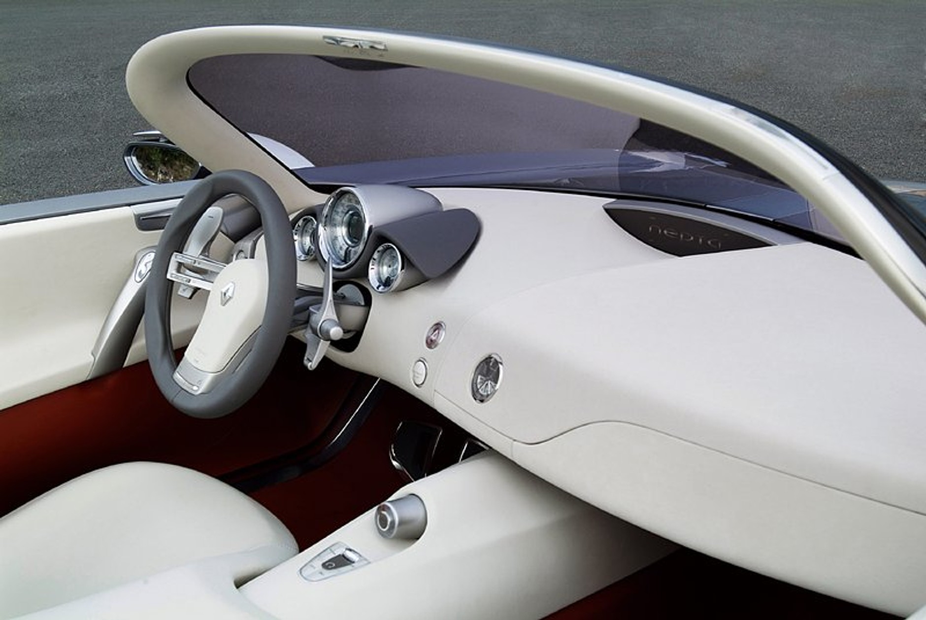 Renault Nepta: pięciometrowy kabriolet dla czterech osób