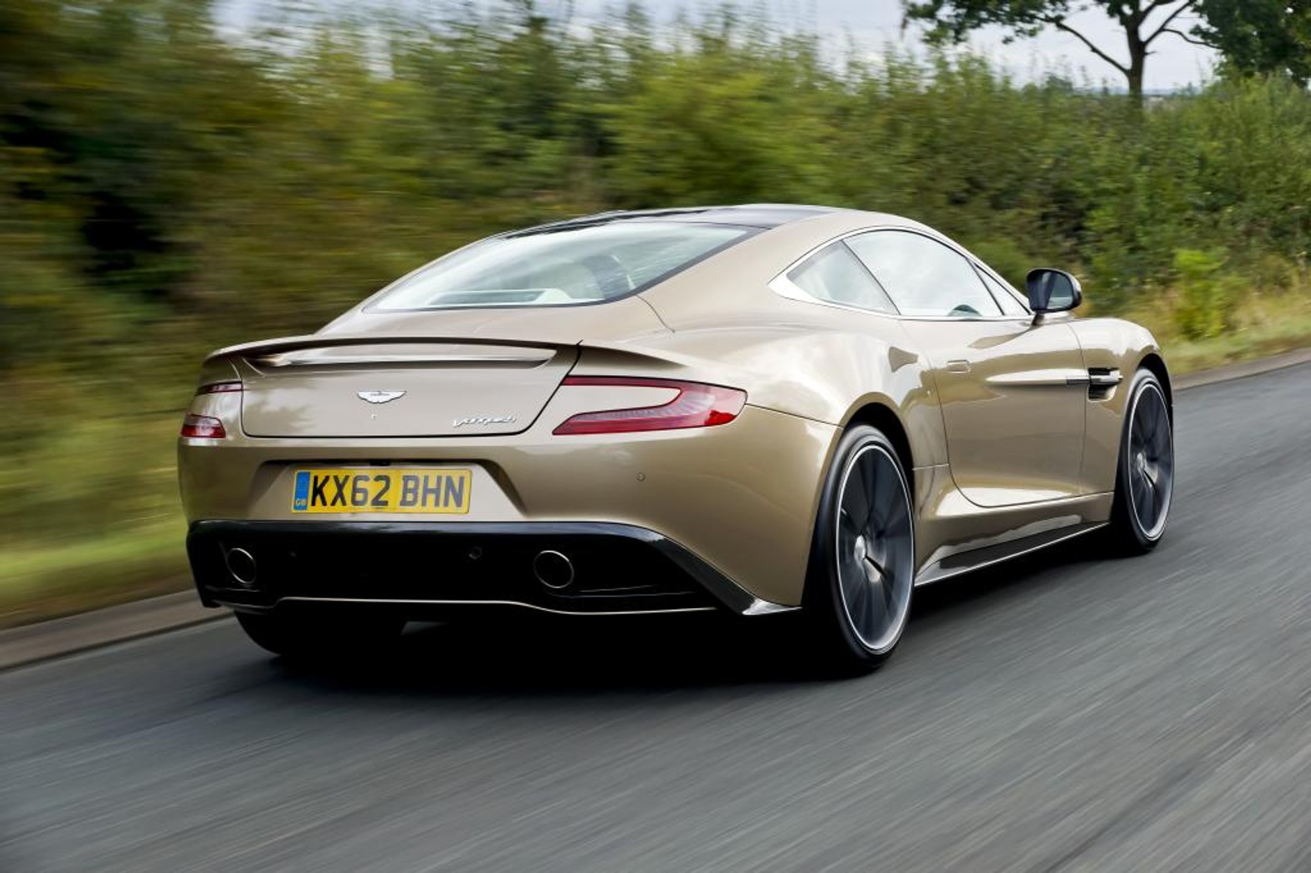 Jak jeździ Aston Martin Vanquish?