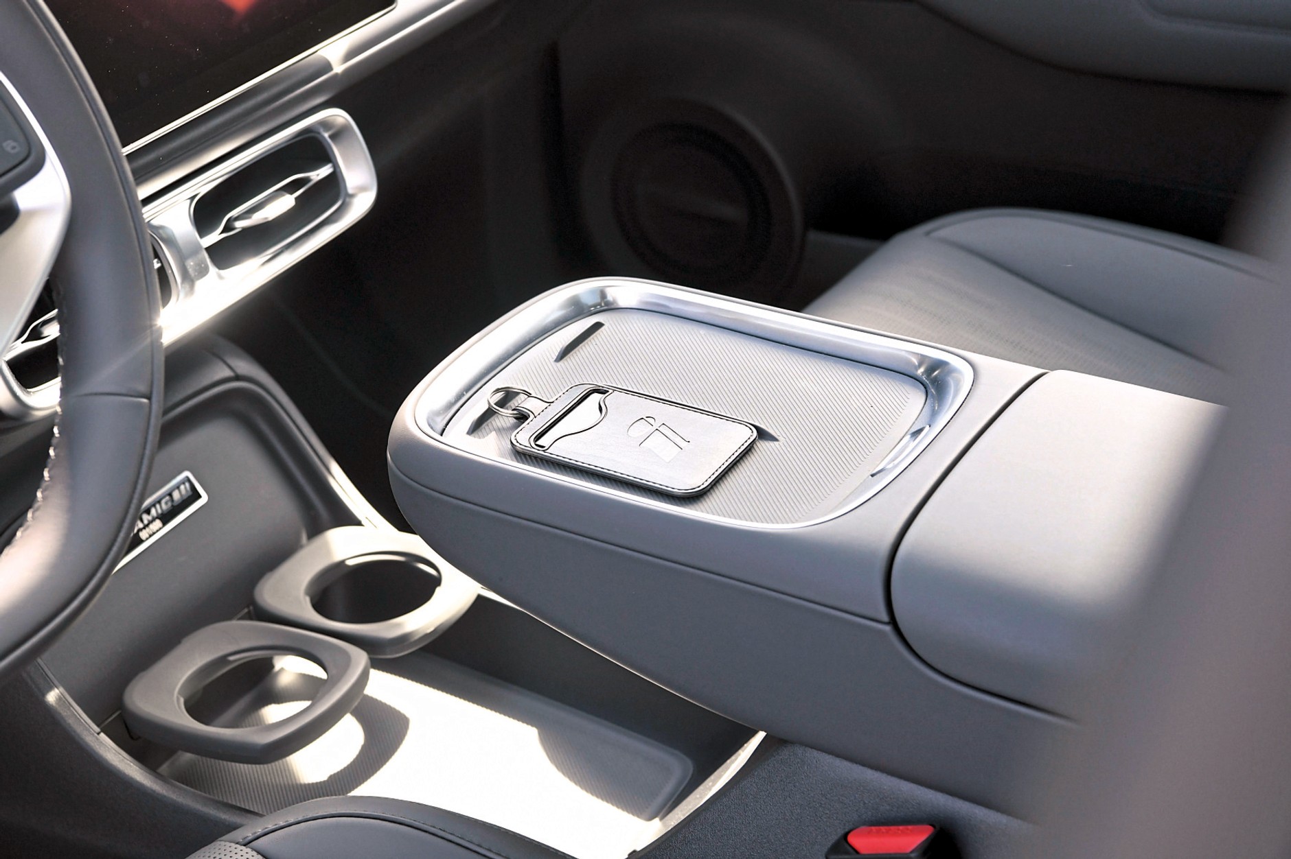 Irmscher: kultowy tuner Opla zabiera się za "chińczyki". Ascona Irmscher kontra Leapmotor B10