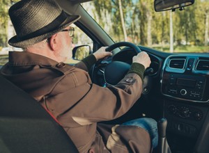 Zdradził go prosty błąd. Policjanci nie mogli uwierzyć, że jeździł tak od 52 lat