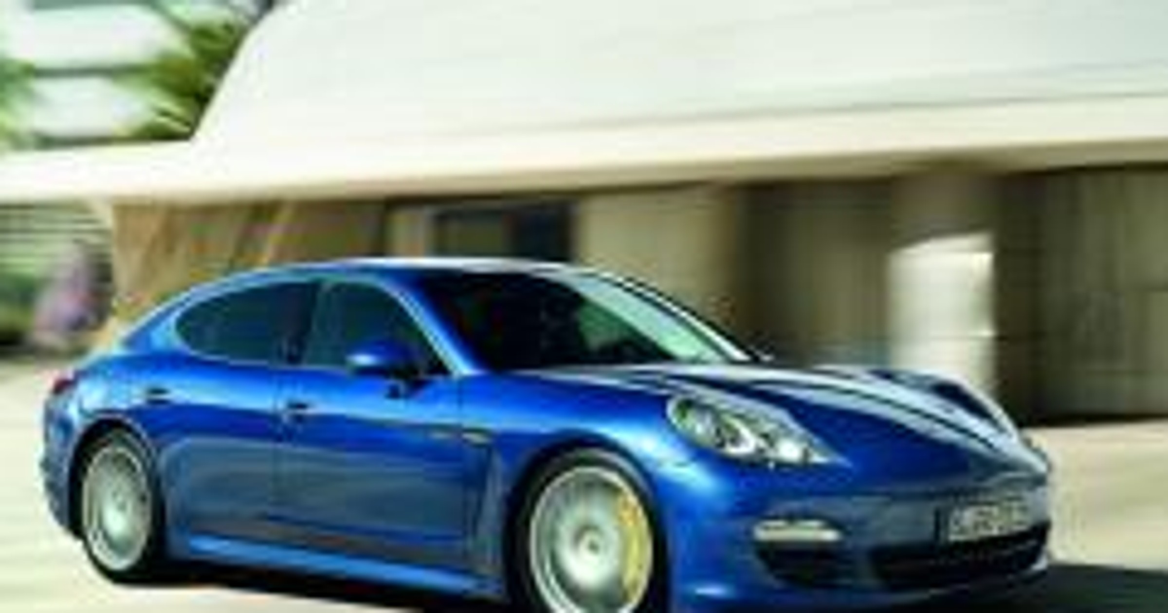 Porsche Panamera S Hybrid i Land Rover Range_e – co je łączy? 