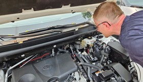 Umyta komora silnika: w tym przypadku raczej nikt nie próbował ukrywać niczego złego.