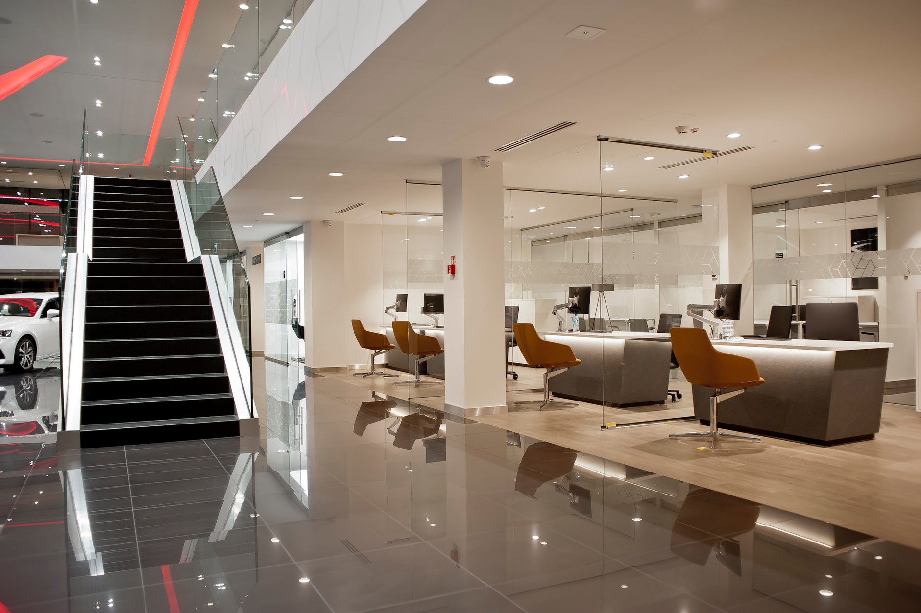 Luksusowe centrum Toyoty i Lexusa w Krakowie