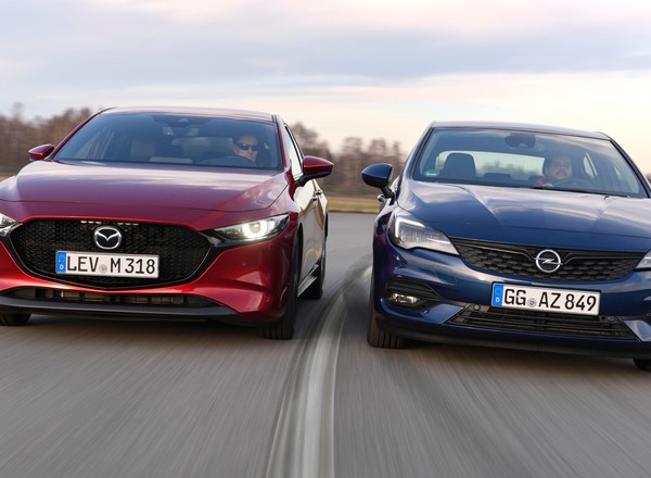Z turbo czy bez? Porównanie Mazdy 3 z Oplem Astrą