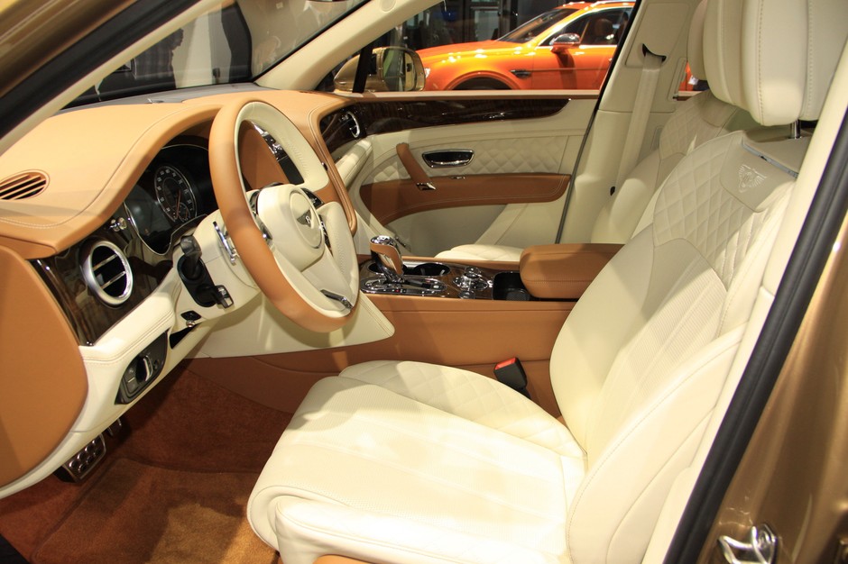 Bentley Bentayga (Frankfurt 2015)