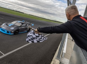 Porsche nie zwalnia elektryfikacji. Na torze Silesia Ring widziałem powód tej decyzji