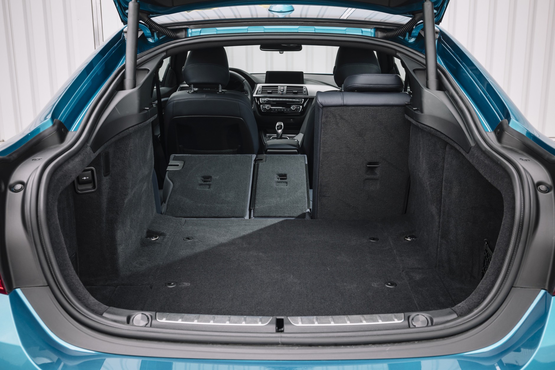 Atak na klasę premium - Audi A5, BMW serii 4 i Kia Stinger