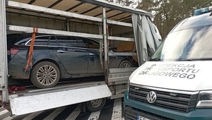 W aucie dostawczym przewoził osobówkę. Niczym niezabezpieczoną!
