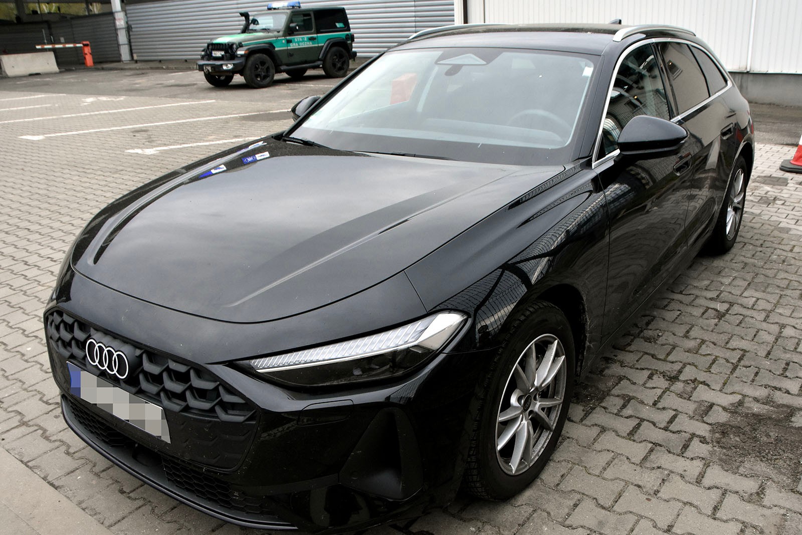 Straż Graniczna odzyskała kolejne kradzione samochody