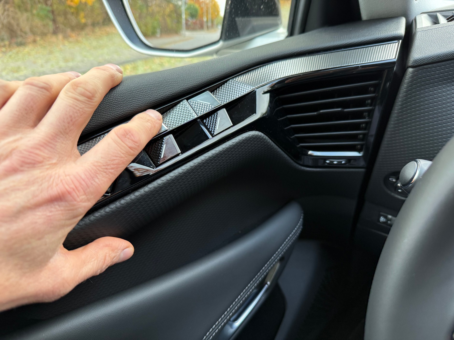 DS4 – przeciski do sterowania szybami