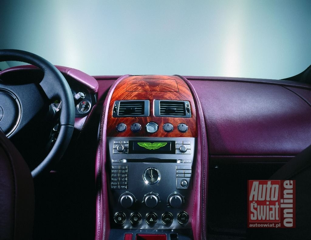 Aston Martin DB9