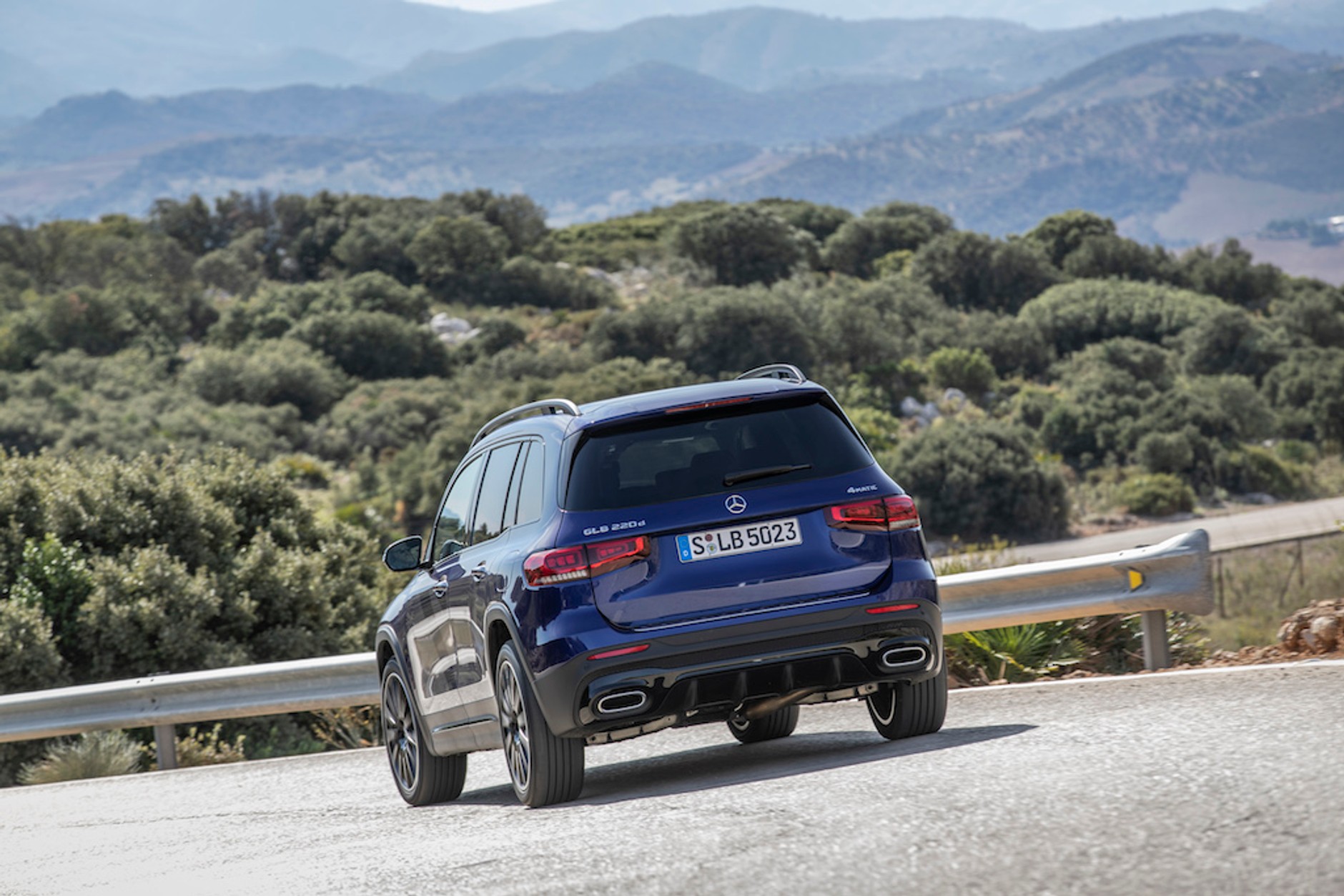 Mercedes GLB – kompaktowy SUV dla 7 osób