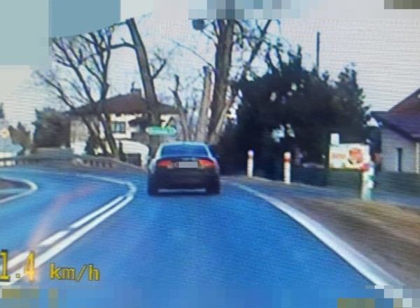 Kierowca Audi mocno przesadził. Na wysokim mandacie się nie skończyło