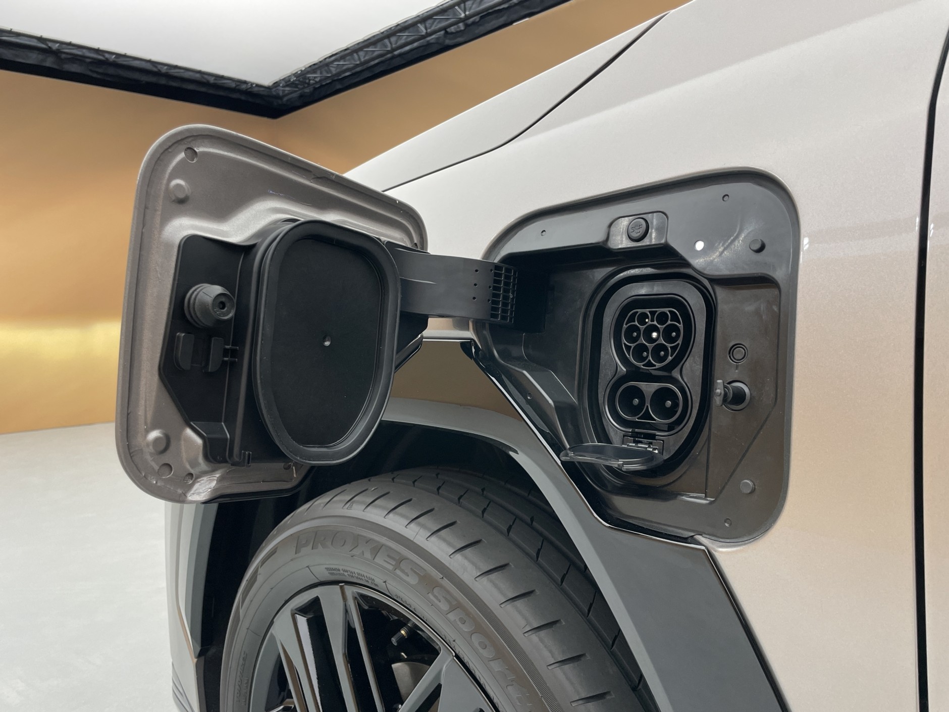 Nowa Toyota RAV4 (2025)