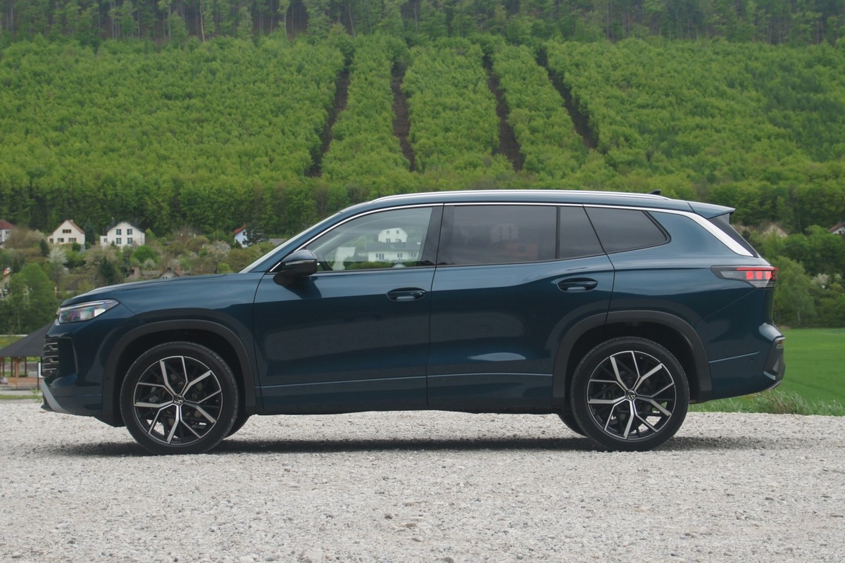 Ile kosztuje Volkswagen Tayron? Porównujemy ceny ze Skodą Kodiaq