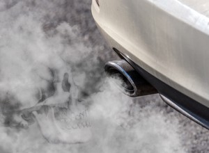 Polacy wciąż preferują samochody spalinowe. Tylko 4 proc. woli auto elektryczne
