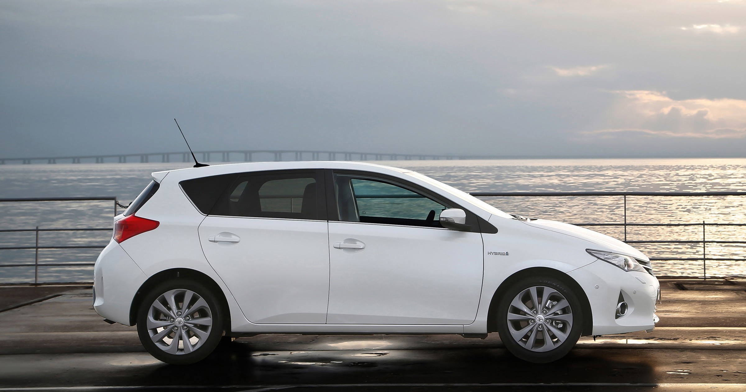 Toyota Auris Hybrid