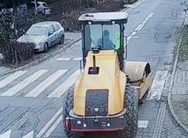 Wjechał takim pojazdem na osiedlową drogę. Straż miejska ruszyła śladem zniszczeń