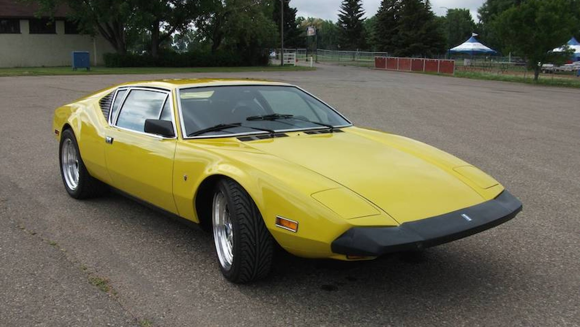 Najważniejszym projektem Tjaardy dla De Tomaso była Pantera (1971-93). Alejandro twierdził, że projekt auta wykonała zaprzyjaźniona z nim kreatorka mody