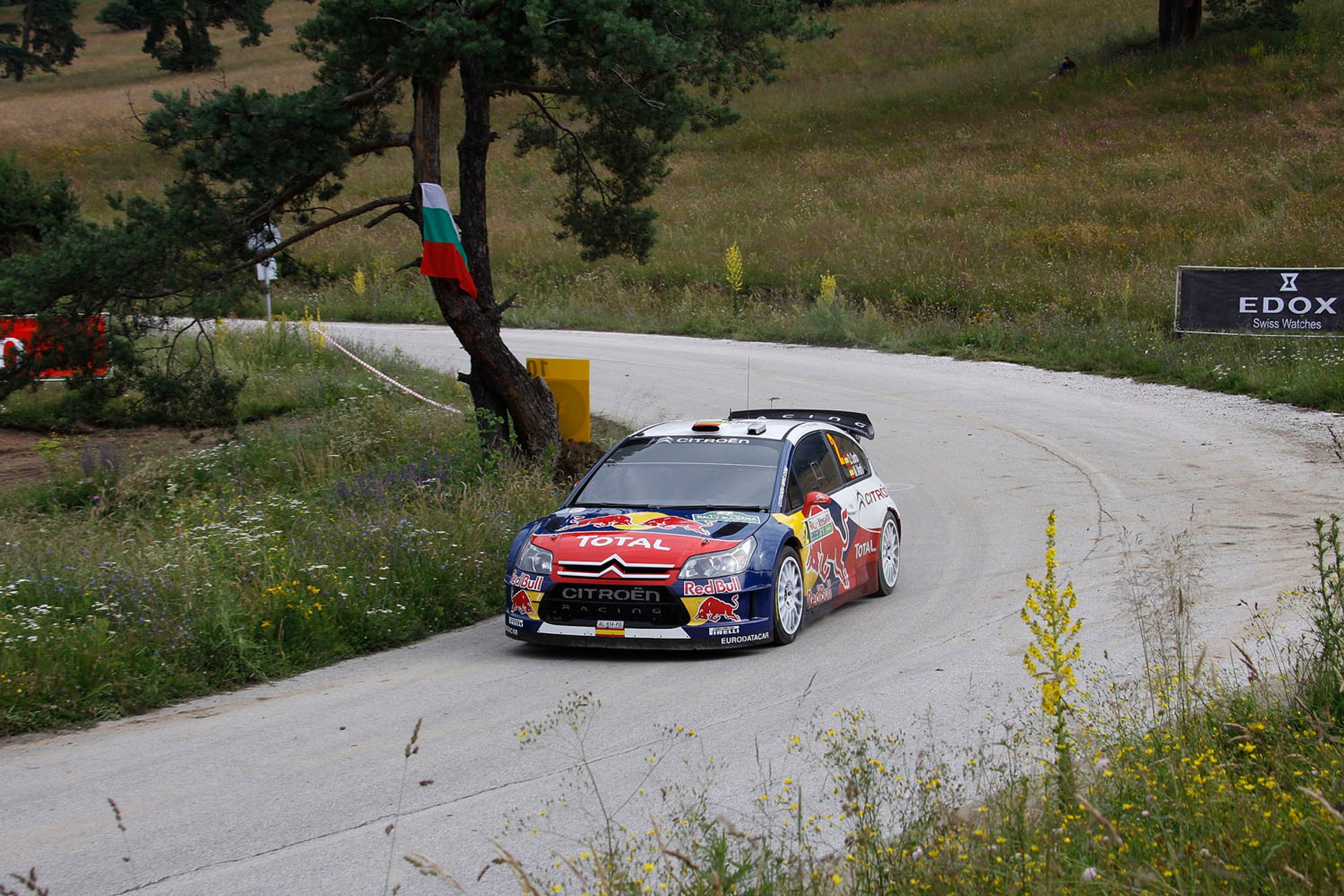 Citroën Total WRT taranuje konkurentów (galeria Rallyworld©Willy Weyens)