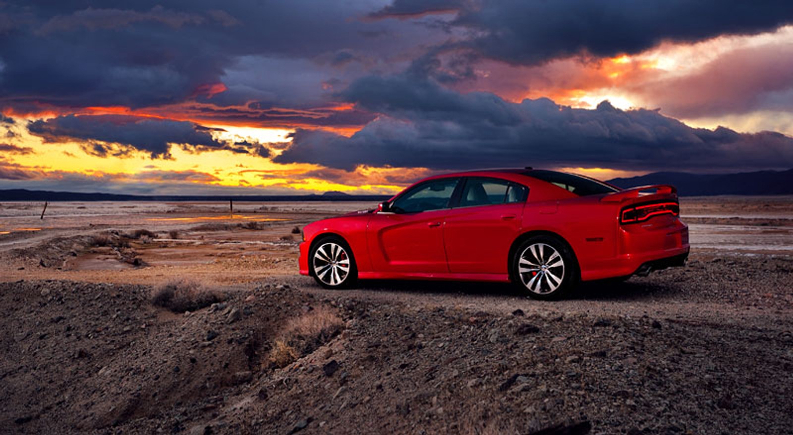 Bojowy Dodge Charger SRT8