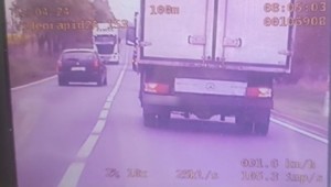 To zdjęcie z policyjnej kamery przeraża. Kierowca jechał wprost pod TIR-a