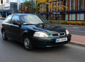 25-letnie auta, które warto kupić! Ceny? Mogą zaskoczyć!