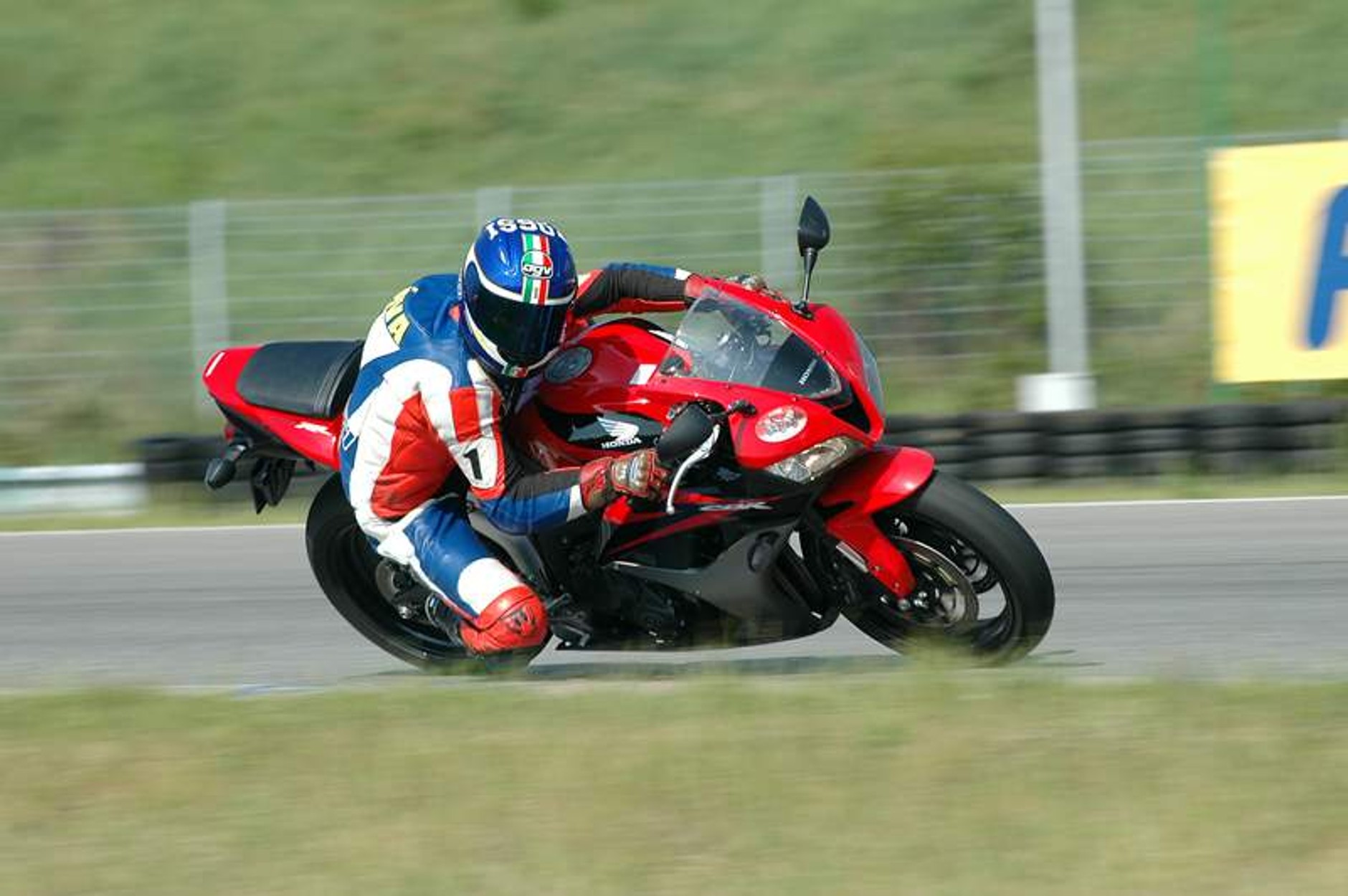 Supermoto Honda Days: nowy CBR600RR na torze