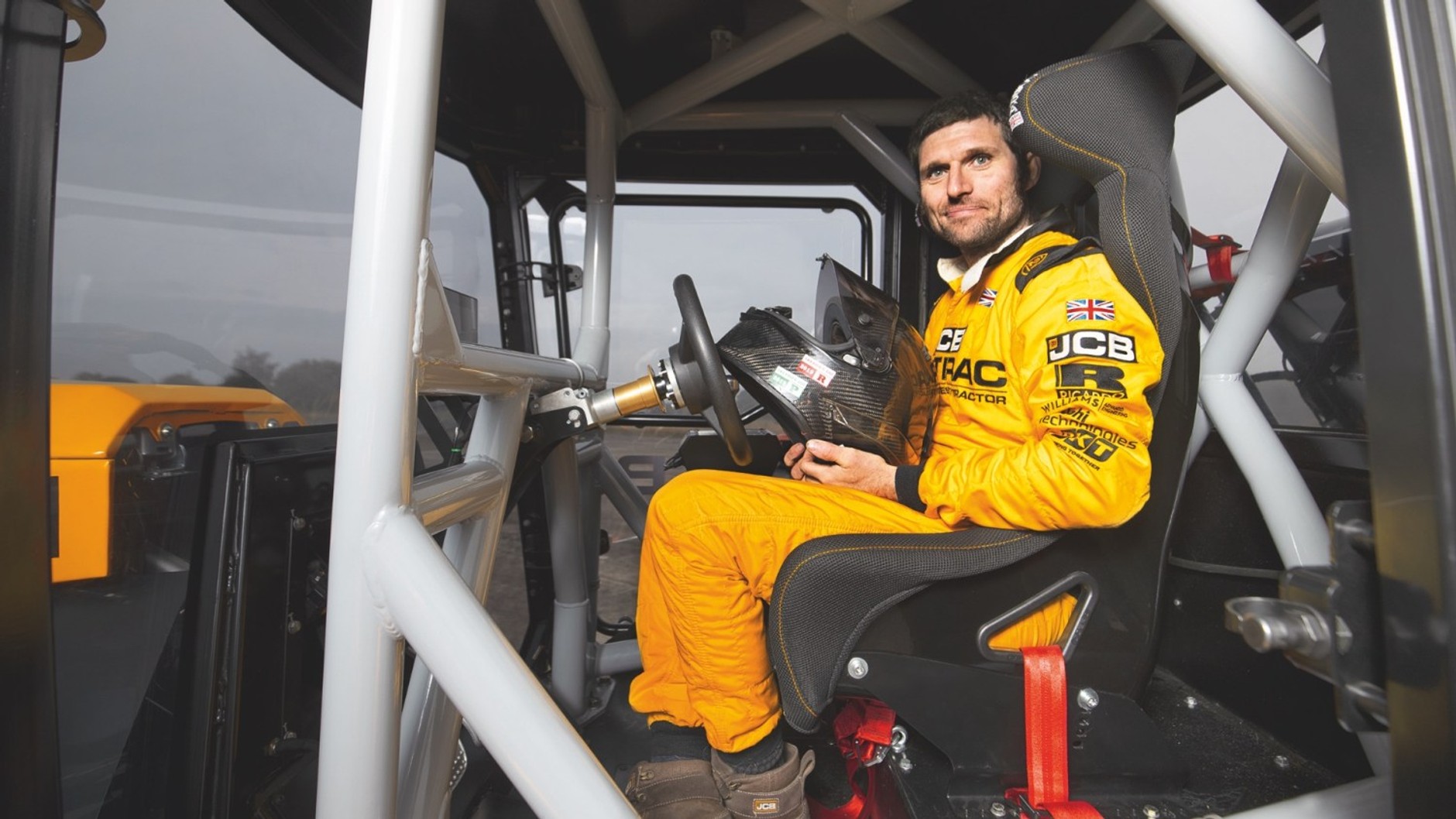 Guy Martin w JCB Fastrac Two