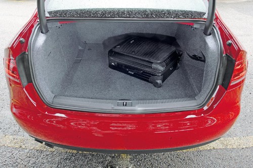 Audi A4 1.8 TFSI - Audi stawia na wielkość