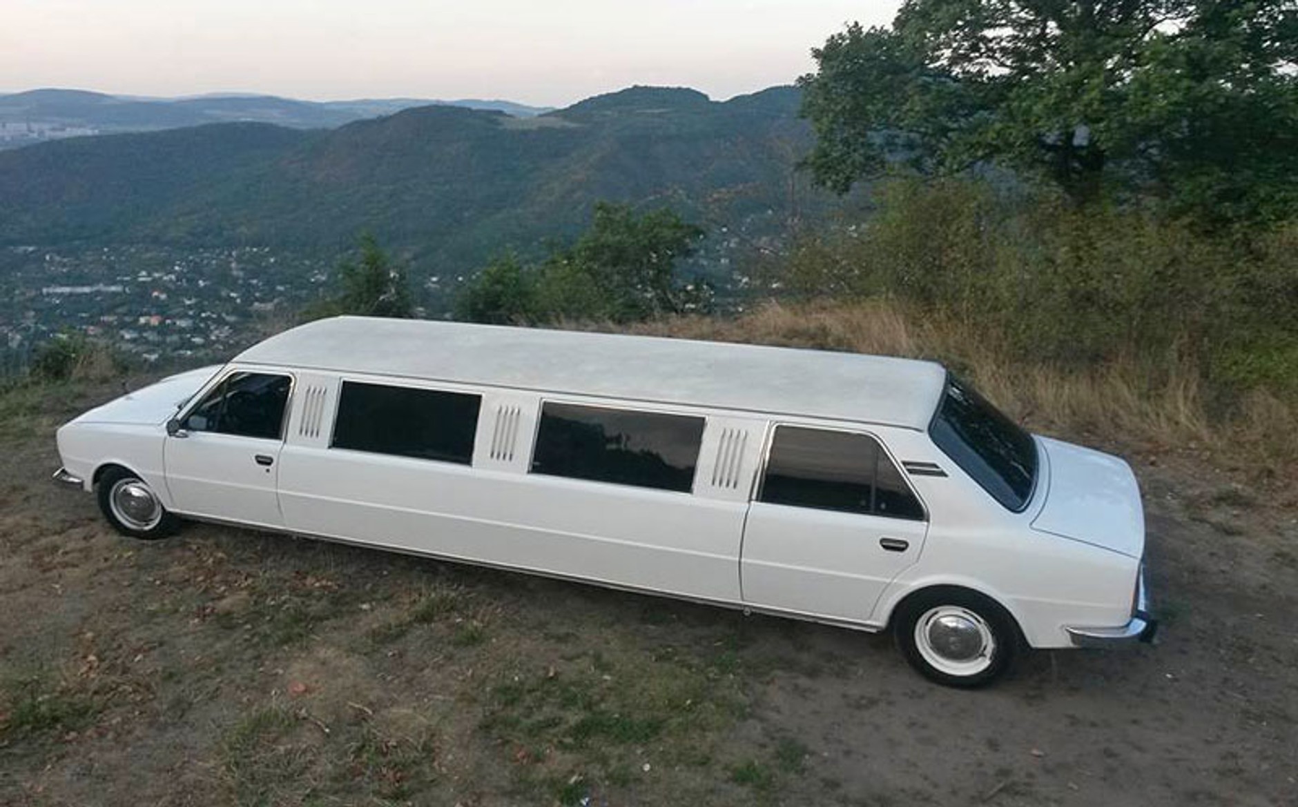 Skoda 105L Limousine