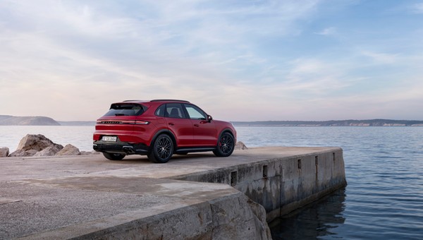Porsche Cayenne idzie ku elektryczności. Jest też dobra wiadomość