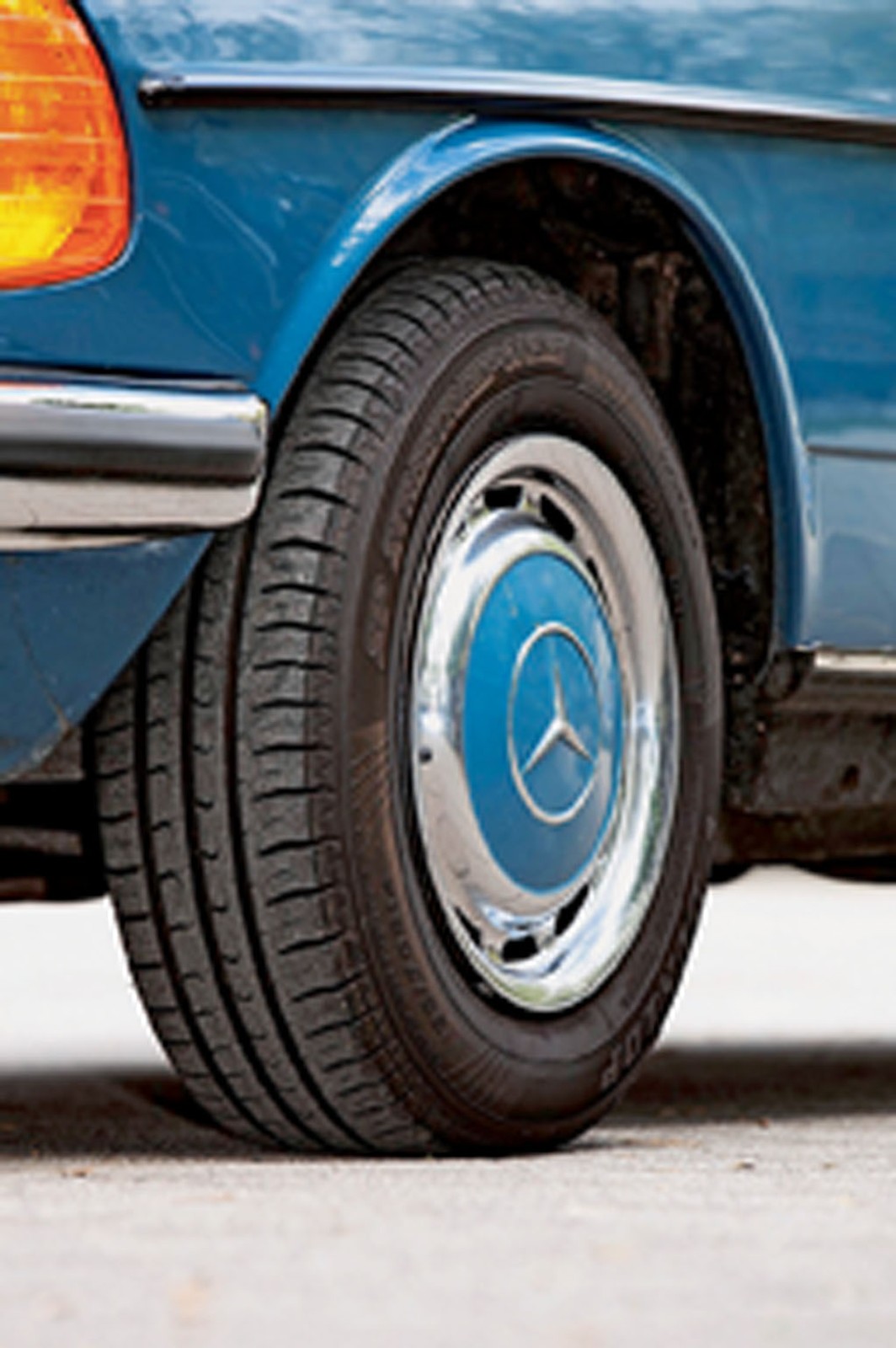 Mercedes 280 CE (C123) - Ulubieniec hipsterów